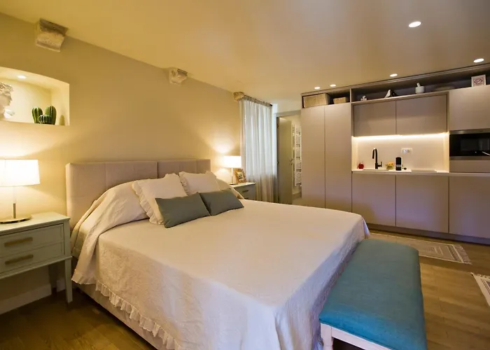 Riva Yacht Hvar Town Apartment