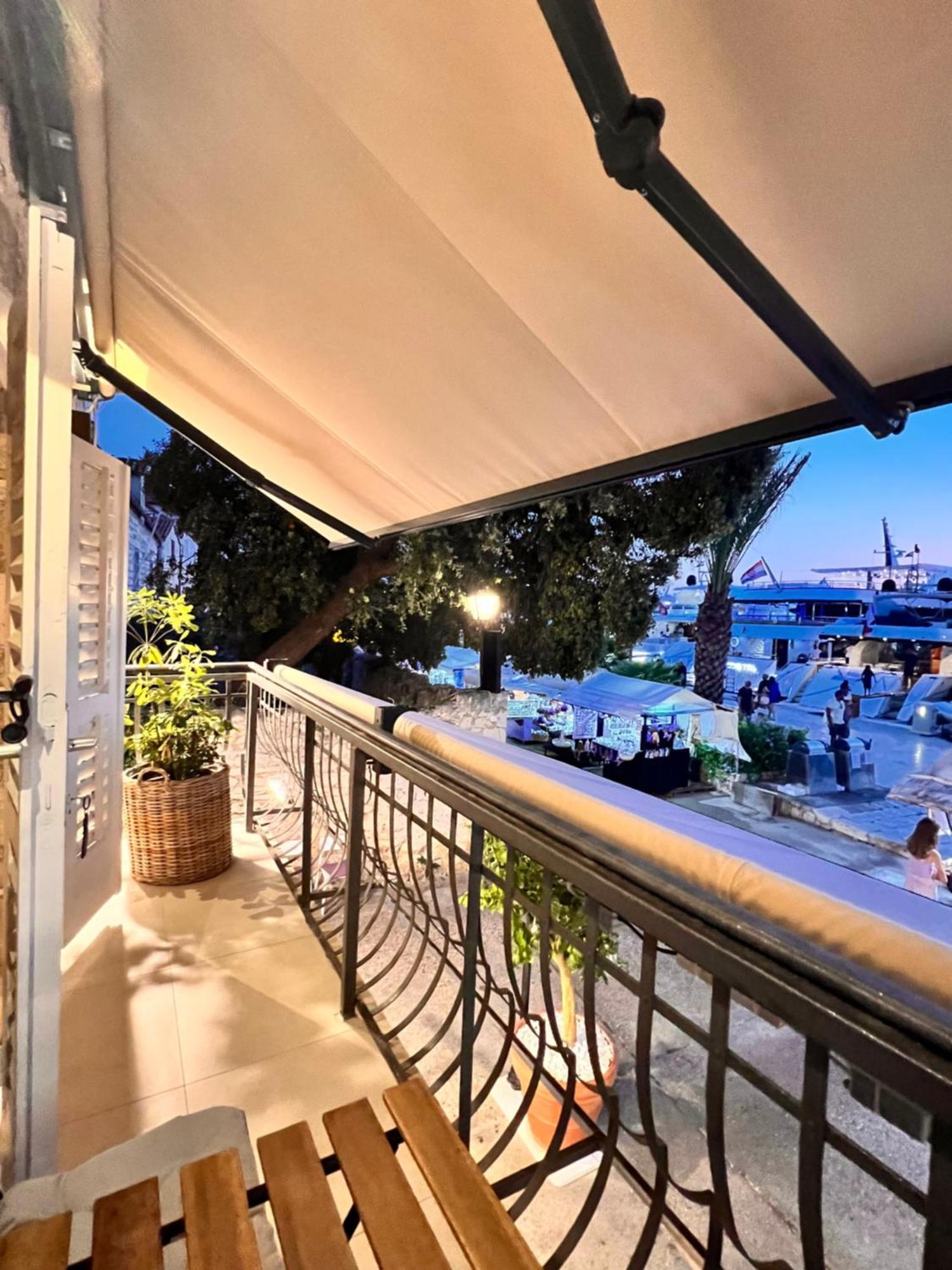Apartment Riva Yacht Hvar Town