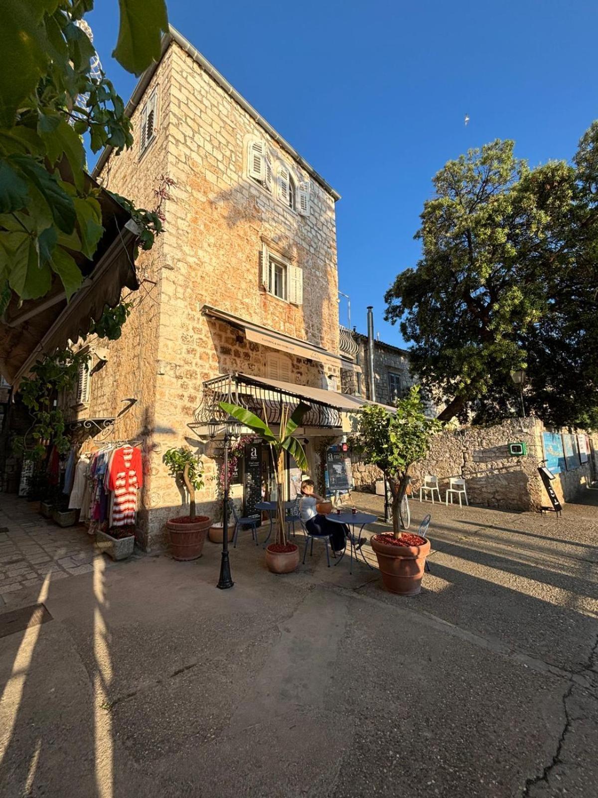 Apartment Riva Yacht Hvar Town